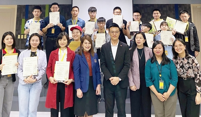 The CPU Study Tour Delegation Takes a Group Photo at the Conclusion of the Language Training Camp.
